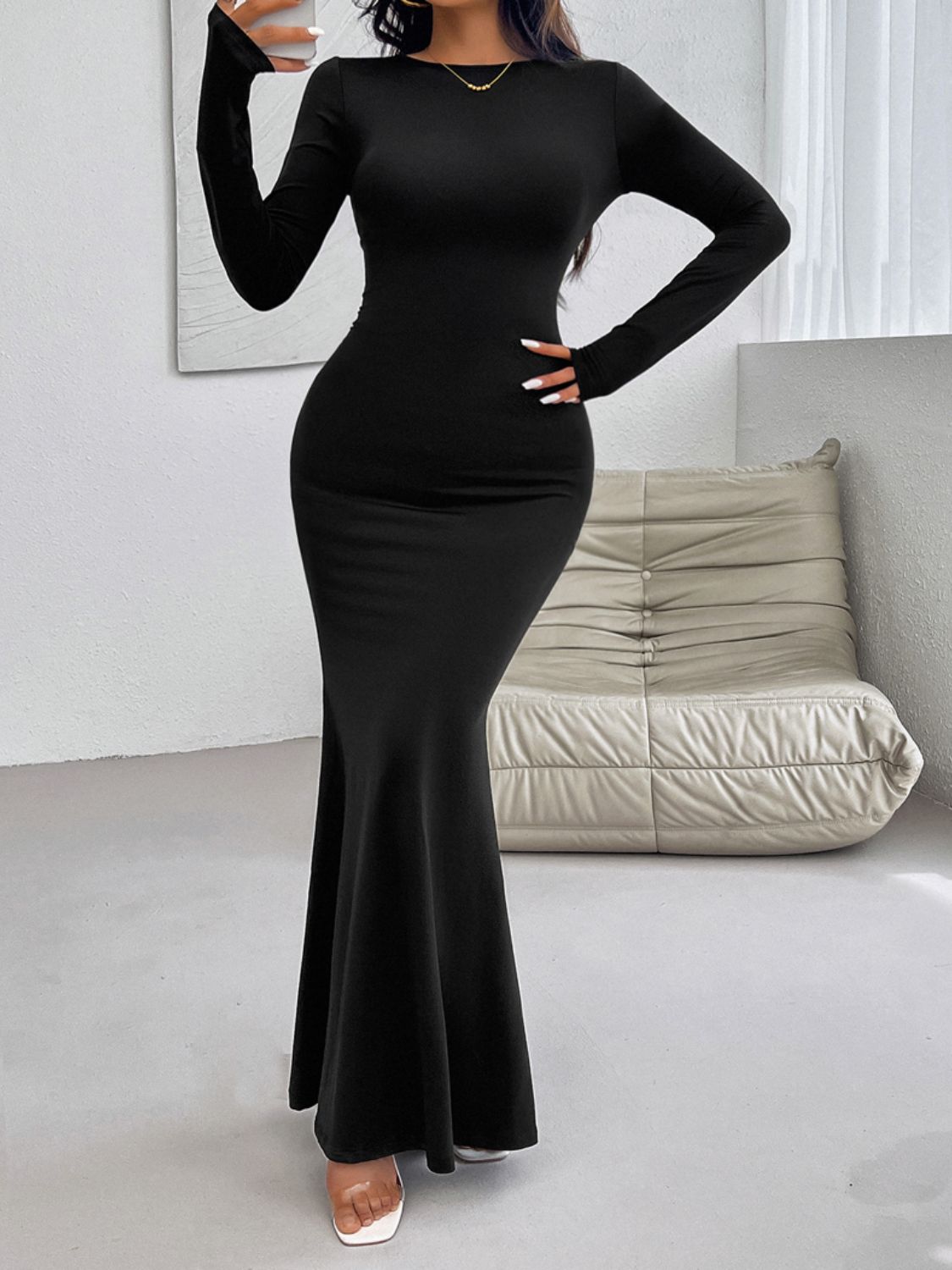 LuX De’Ore Kay Backless Long Sleeve Maxi Dress