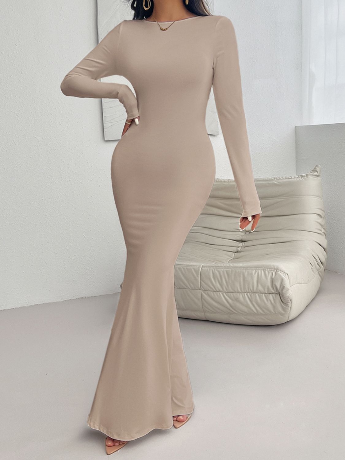 LuX De’Ore Kay Backless Long Sleeve Maxi Dress