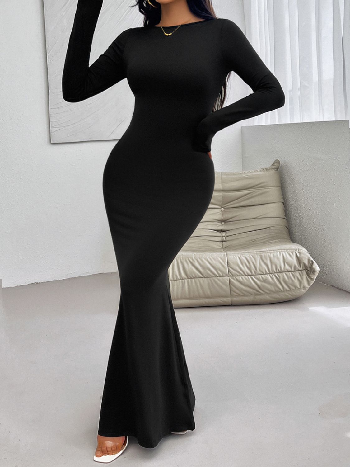 LuX De’Ore Kay Backless Long Sleeve Maxi Dress