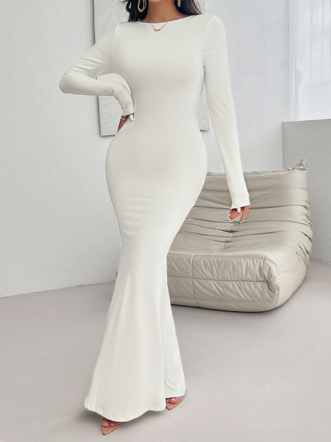 LuX De’Ore Kay Backless Long Sleeve Maxi Dress